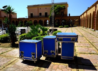 BACKSTAGE fotografie di Giulio Azzarello ©2020.