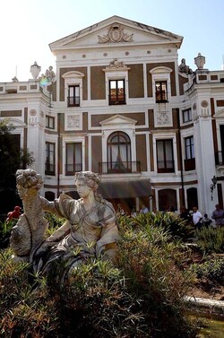 LE VILLE di Bagheria in Sicilia. Fotografie di Giulio Azzarello &copy;2014.