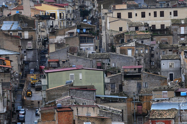 FAVARA in provincia di Agrigento. Fotografie di Giulio Azzarello 2014.