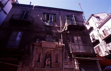 VUCCIRIA anni 90. Fotografie di Giulio Azzarello ©2022.