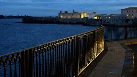 SIRACUSA arte a Ortiggia. Fotografie di Giulio Azzarello &copy;2014.