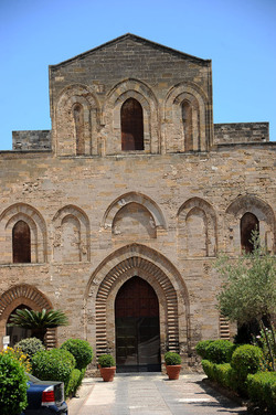 CHIESA E CHIOSTRO DELLA MAGIONE a Palermo panoramiche e particolari. Fotografie di Giulio Azzarello ©2014. CHIESA E CHIOSTRO DELLA MAGIONE a Palermo panoramiche e particolari. Fotografie di Giulio Azzarello ©2014.