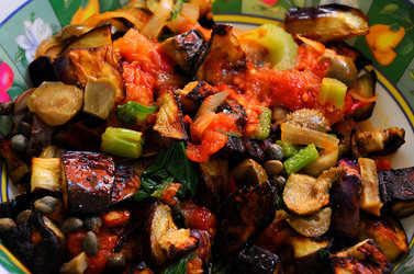 CAPONATA E ORIGANO tipici e tradizionali siciliani. Fotografie di Giulio Azzarello ©2014. CAPONATA E ORIGANO tipici e tradizionali siciliani. Fotografie di Giulio Azzarello ©2014.
