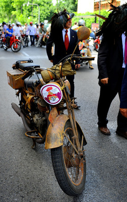 RADUNO di Auto e Moto classiche. Fotografie di Giulio Azzarello &copy;2016.