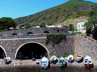 ISOLA DI SALINA arcipelago delle Eolie in Sicilia. Fotografie di Giulio Azzarello ©2014. ISOLA DI SALINA arcipelago delle Eolie in Sicilia. Fotografie di Giulio Azzarello ©2014.
