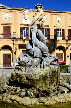 MONREALE in Sicilia. Fotografie di Giulio Azzarello &copy;2016.