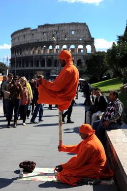 ROMA. Fotografie di Giulio Azzarello ©2014. ROMA. Fotografie di Giulio Azzarello ©2014.