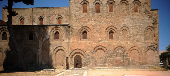 CHIESA E CHIOSTRO DELLA MAGIONE a Palermo panoramiche e particolari. Fotografie di Giulio Azzarello ©2014. CHIESA E CHIOSTRO DELLA MAGIONE a Palermo panoramiche e particolari. Fotografie di Giulio Azzarello ©2014.