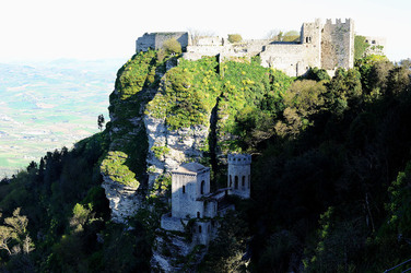 ERICE e il suo QUARTIERE SPAGNOLO.Fotografie di Giulio Azzarello &copy;2014.