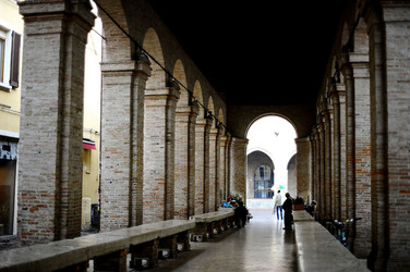 TEMPIO MALATESTIANO e SPIAGGIA di Rimini. Fotografie di Giulio Azzarello &copy;2016.