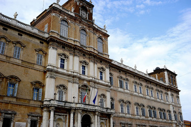 MODENA centro storico. Fotografie di Giulio Azzarello ©2016. MODENA centro storico. Fotografie di Giulio Azzarello ©2016.