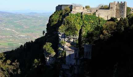 ERICE e il suo QUARTIERE SPAGNOLO.Fotografie di Giulio Azzarello &copy;2014.