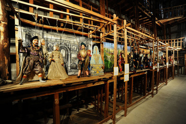 TRADIZIONI IN VIAGGIO mostra di pupi di Mimmo Cuticchio. Fotografie di Giulio Azzarello &copy;2014.