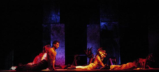 NOTREDAM de PARIS con giovani artisti. Fotografie di Giulio Azzarello ©2014. NOTREDAM de PARIS con giovani artisti. Fotografie di Giulio Azzarello ©2014.