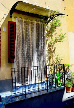 ISOLA DI USTICA il paese. Fotografie di Giulio Azzarello ©2016. ISOLA DI USTICA il paese. Fotografie di Giulio Azzarello ©2016.