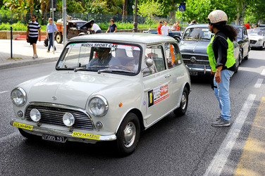 RADUNO di auto classiche MiniCooper. Fotografie di Giulio Azzarello &copy;2016.