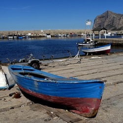 ISOLA. Fotografie di Giulio Azzarello &copy;2024.