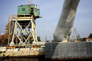 LE MANI DI LORENZO QUENN Biennale di Venezia. Fotografie di Giulio Azzarello &copy;2020.