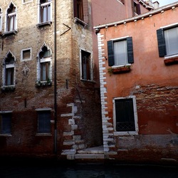 VENEZIA fotografie di Giulio Azzarello &copy;2022.
