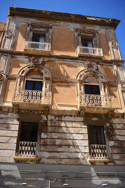 TRAPANI il centro storico il porto il mare la colombaia. Fotografie di Giulio Azzarello ©2014. TRAPANI il centro storico il porto il mare la colombaia. Fotografie di Giulio Azzarello ©2014.