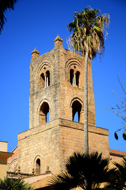 MONREALE in Sicilia. Fotografie di Giulio Azzarello &copy;2016.