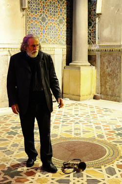 Mimmo Cuticchio in un suo spettacolo. Fotografie di Giulio Azzarello &copy;2017.