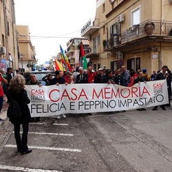 AFROCHE. Fotografie di Giulio Azzarello ©2024. AFROCHE. Fotografie di Giulio Azzarello ©2024.