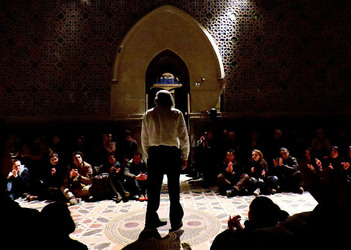 Mimmo Cuticchio in un suo spettacolo. Fotografie di Giulio Azzarello &copy;2017.