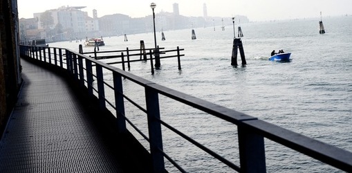 VENEZIA fotografie di Giulio Azzarello ©2020. VENEZIA fotografie di Giulio Azzarello ©2020.