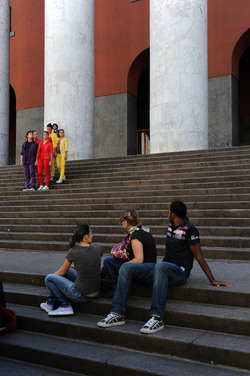 DANZE URBANE contemporanee per le vie di Palermo. Fotografie di Giulio Azzarello &copy;2014.