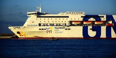 LA COSTA e il PORTO di PALERMO fotografie di Giulio Azzarello &copy;2018.