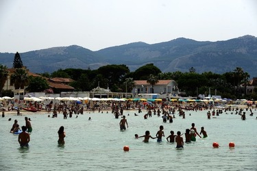 MONDELLO. Fotografe di Giulio Azzarello &copy;2023.