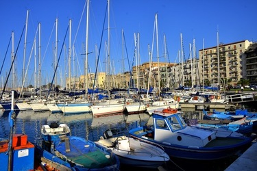 BARCHE da PESCA fotografie di Giulio Azzarello ©2019. BARCHE da PESCA fotografie di Giulio Azzarello ©2019.