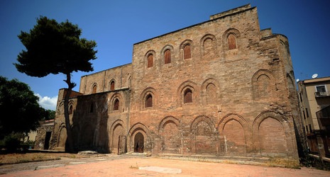 CHIESA E CHIOSTRO DELLA MAGIONE a Palermo panoramiche e particolari. Fotografie di Giulio Azzarello ©2014. CHIESA E CHIOSTRO DELLA MAGIONE a Palermo panoramiche e particolari. Fotografie di Giulio Azzarello ©2014.