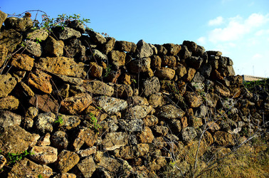 ISOLA DI USTICA pietre. Fotografie di Giulio Azzarello &copy;2016.