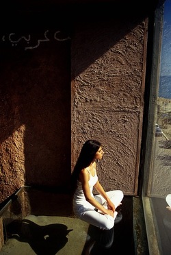 ATELIER SUL MARE fotografie di Giulio Azzarello &copy;2021.