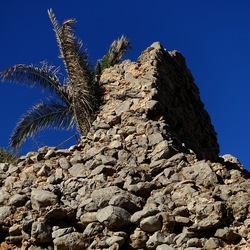 RUDERE DI PIETRA. Fotografie di Giulio Azzarello &copy;2022.
