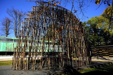 VENEZIA installazione lignea Giardini della Biennale di Arch. Cont. Fotografie di Giulio Azzarello &copy;2022.