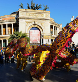 CAPODANNO CINESE panoramiche e particolari. Fotografie di Giulio Azzarello &copy;2014.