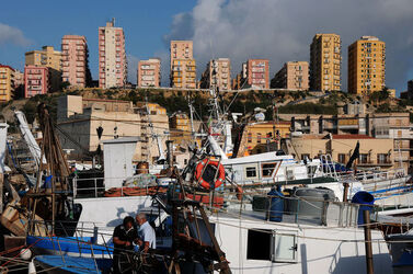 PORTO EMPEDOCLE in Sicilia. Fotografie di Giulio Azzarello &copy;2014.
