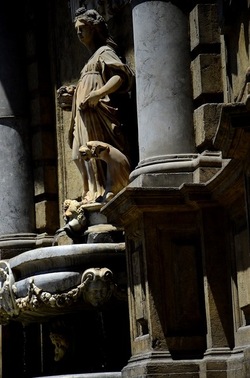 CENTRO STORICO di PALERMO fotografie di Giulio Azzarello &copy;2019.