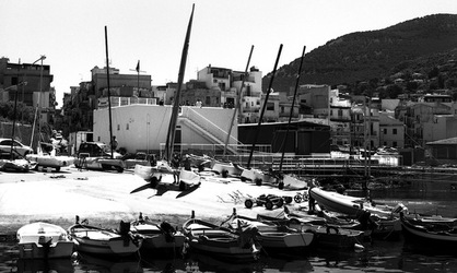 BIANCO NERO. Fotografie di Giulio Azzarello ©2021. BIANCO NERO. Fotografie di Giulio Azzarello ©2021.