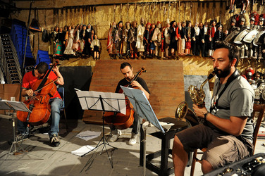 GIACOMO CUTICCHIO e il suo ensemble musicale. Fotografie di Giulio Azzarello &copy;2014.