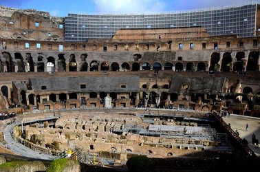 COLOSSEO Roma. Fotografie di Giulio Azzarello ©2020. COLOSSEO Roma. Fotografie di Giulio Azzarello ©2020.