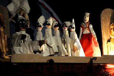 BRUNO LEONE e il suo Pulcinella spettacolo. Fotografie di Giulio Azzarello ©2014. BRUNO LEONE e il suo Pulcinella spettacolo. Fotografie di Giulio Azzarello ©2014.