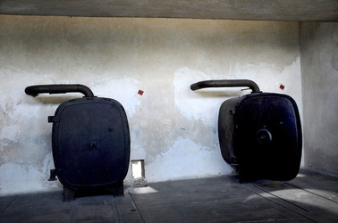 AUSCHWITZ BIRKENAU il percorso della memoria e i documenti. Fotografie di Giulio Azzarello &copy;2016.