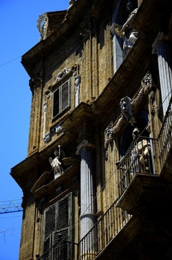 CENTRO STORICO di PALERMO fotografie di Giulio Azzarello &copy;2019.
