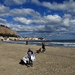 MONDELLO. Fotografie di Giulio Azzarello &copy;2024.