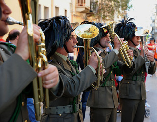 BANDA MUSICALE DEI BERSAGLIERI a Marsala in Sicilia. Fotografie di Giulio Azzarello ©2014. BANDA MUSICALE DEI BERSAGLIERI a Marsala in Sicilia. Fotografie di Giulio Azzarello ©2014.