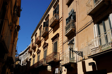 TRAPANI il centro storico il porto il mare la colombaia. Fotografie di Giulio Azzarello ©2014. TRAPANI il centro storico il porto il mare la colombaia. Fotografie di Giulio Azzarello ©2014.